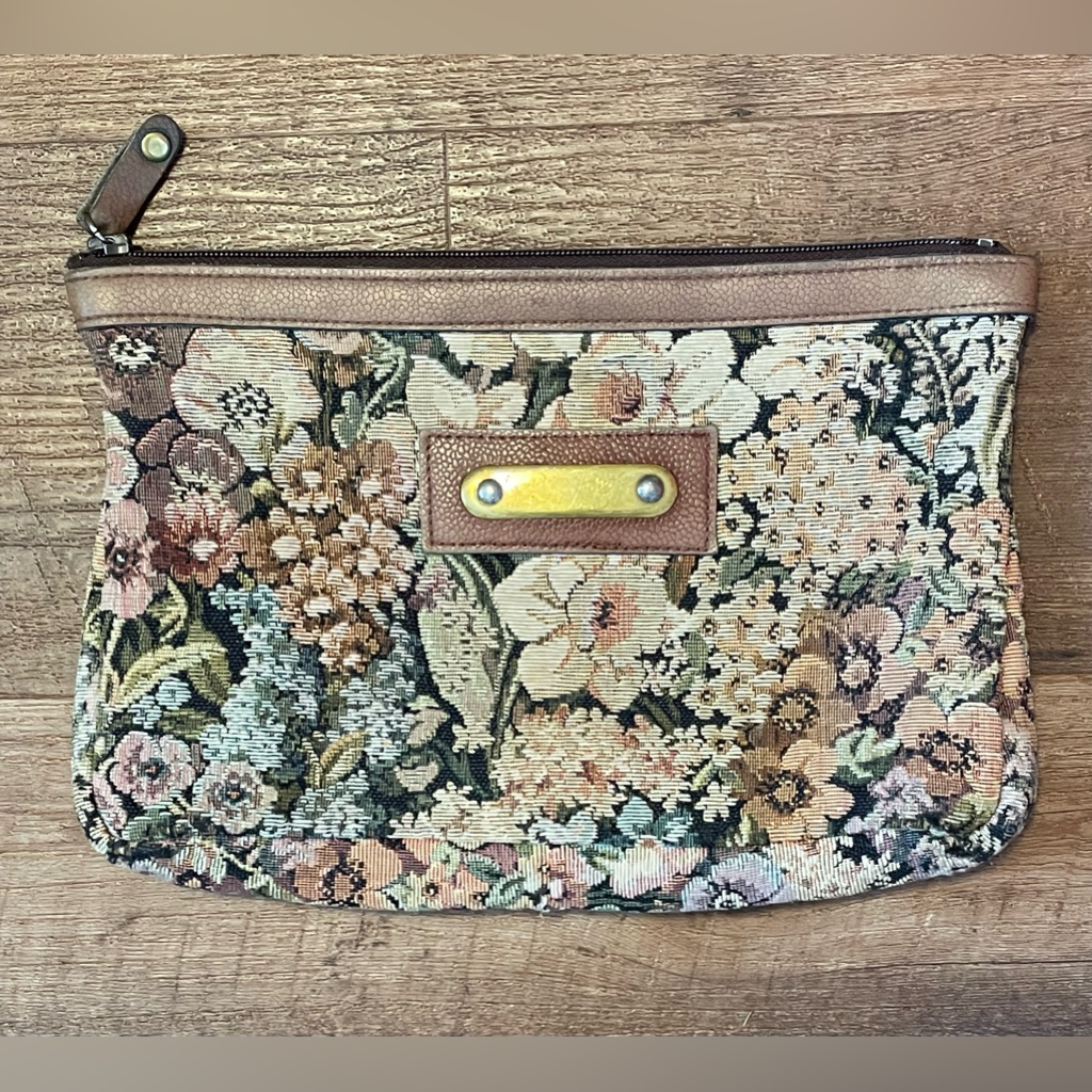 Daveys Vintage Floral Tapestry Fabric Clutch Makeup Toiletry Travel Bag Daveys Vintage Floral Tapestry Fabric Clutch Makeup Toiletry Travel Bag